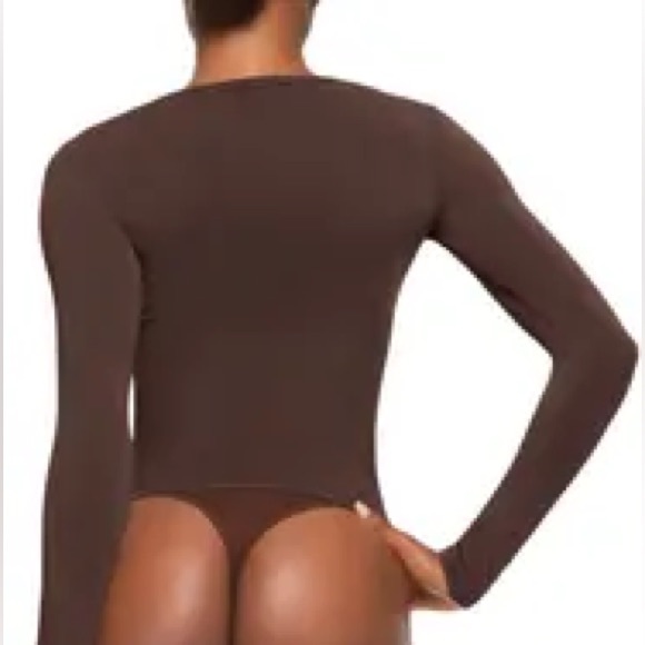 SKIMS Cotton Henley | Cocoa - Picture 2 of 10